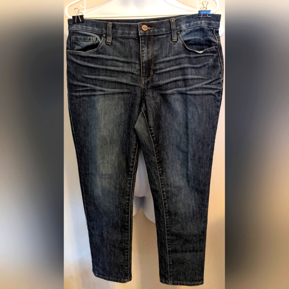 EUC Women's DKNY Dark Wash Skinny Leg Button Fly 5 Pocket Jean Size 10